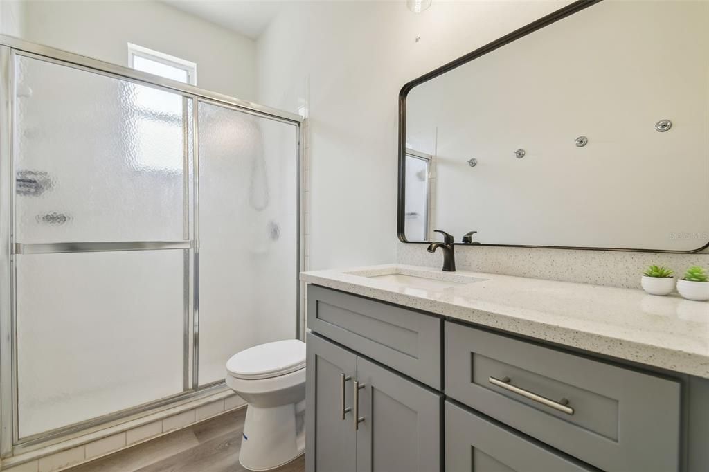 合同活跃: $345,000 (3 贝兹, 2 浴室, 1126 平方英尺)