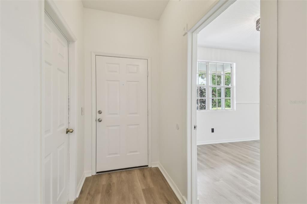 合同活跃: $345,000 (3 贝兹, 2 浴室, 1126 平方英尺)