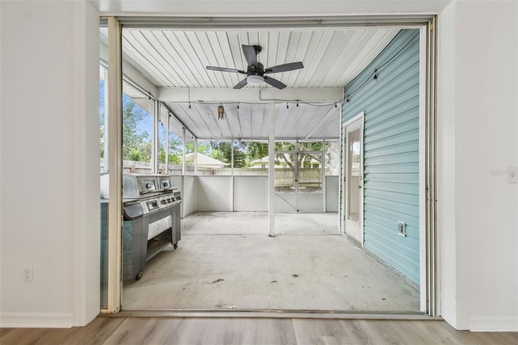 合同活跃: $345,000 (3 贝兹, 2 浴室, 1126 平方英尺)