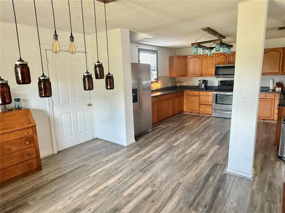 待售: $550,000 (4 贝兹, 3 浴室, 2464 平方英尺)