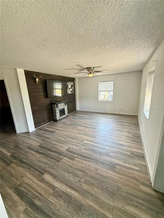 待售: $550,000 (4 贝兹, 3 浴室, 2464 平方英尺)