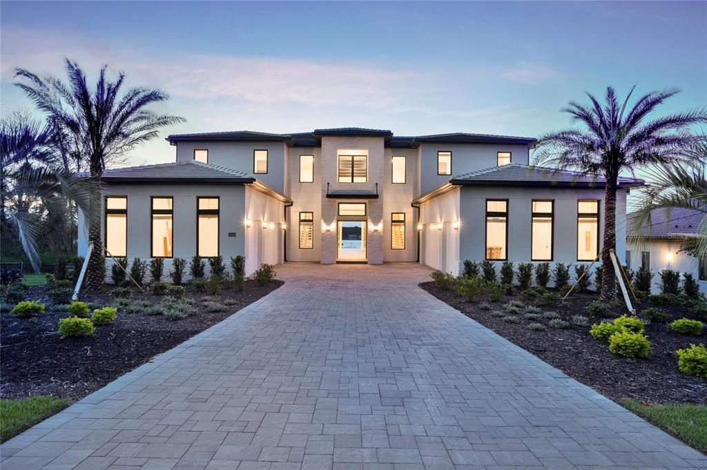 Vendido Recientemente: $4,289,000 (5 camas, 6 baños, 6624 Pies cuadrados)