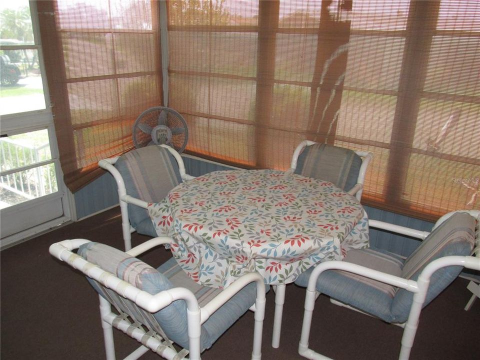 На продажу: $125,000 (2 спален, 2 ванн, 900 Квадратных фут)