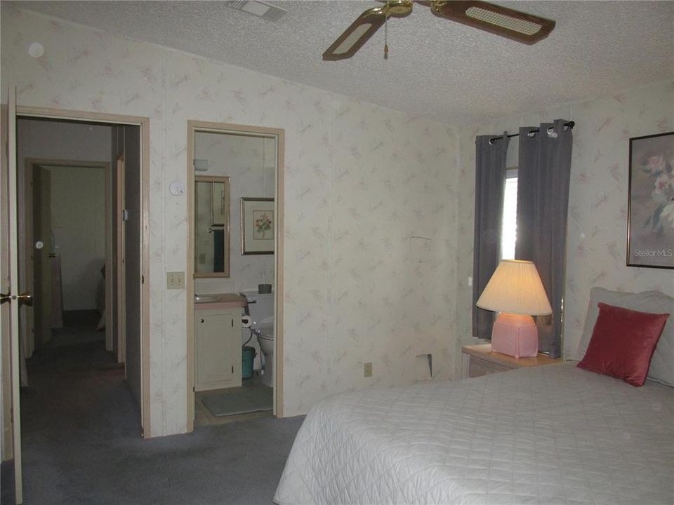 На продажу: $125,000 (2 спален, 2 ванн, 900 Квадратных фут)