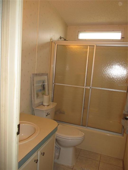 На продажу: $125,000 (2 спален, 2 ванн, 900 Квадратных фут)