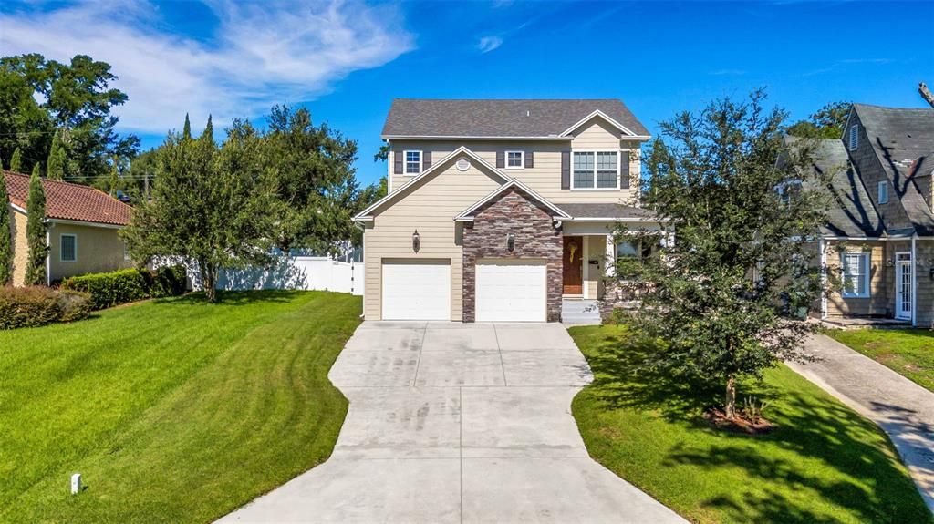 Active With Contract: $595,000 (4 beds, 3 baths, 2502 Square Feet)