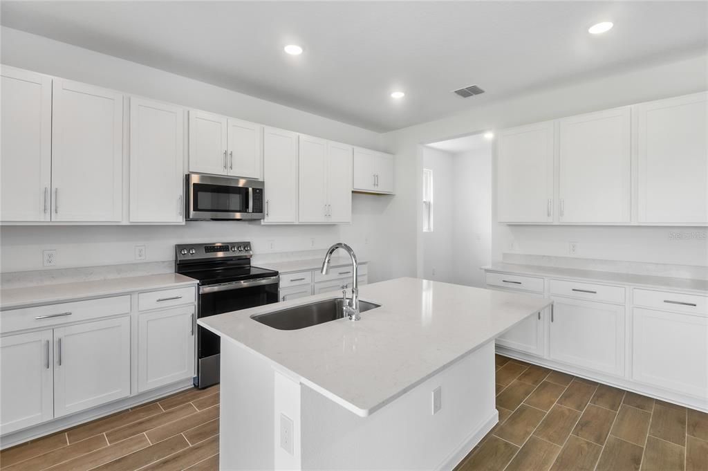 На продажу: $456,720 (5 спален, 3 ванн, 3030 Квадратных фут)