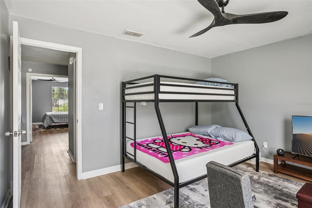 Под контрактом: $336,000 (2 спален, 2 ванн, 1440 Квадратных фут)