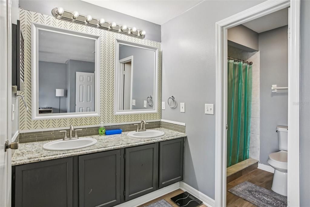 Под контрактом: $336,000 (2 спален, 2 ванн, 1440 Квадратных фут)