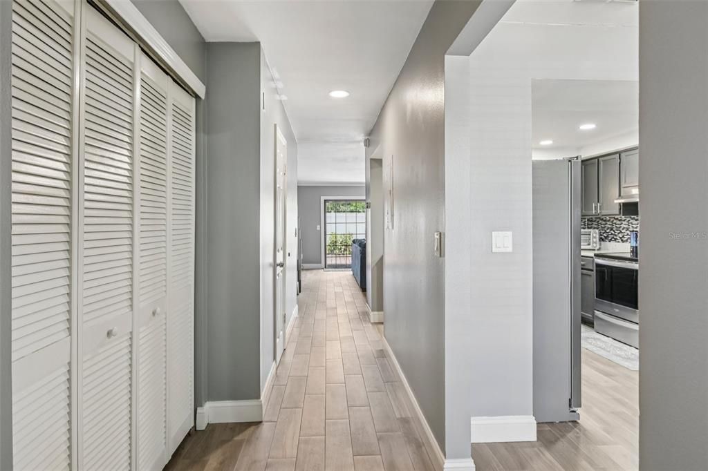 Под контрактом: $336,000 (2 спален, 2 ванн, 1440 Квадратных фут)