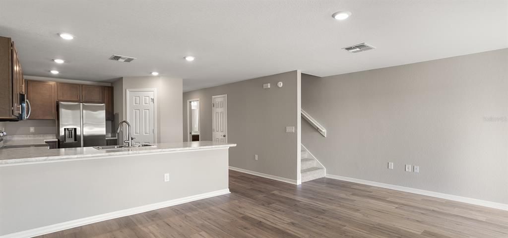 На продажу: $244,990 (3 спален, 2 ванн, 1604 Квадратных фут)