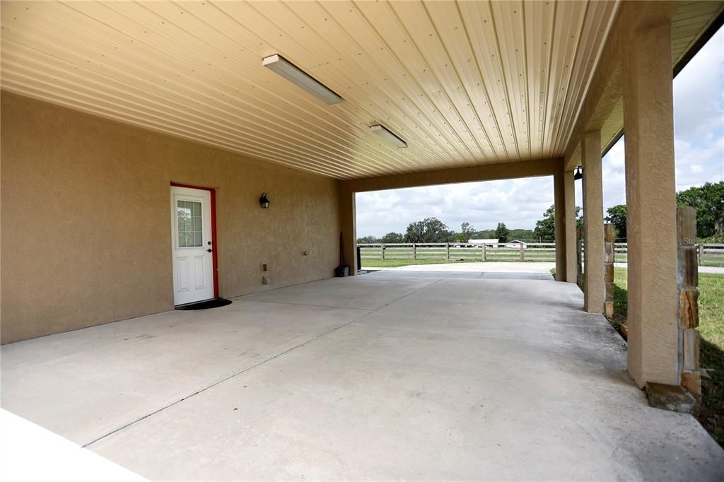 На продажу: $4,000,000 (115.90 acres)