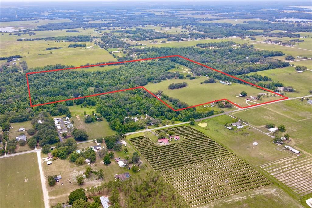 На продажу: $4,000,000 (115.90 acres)