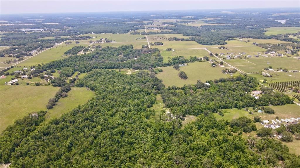 На продажу: $4,000,000 (115.90 acres)