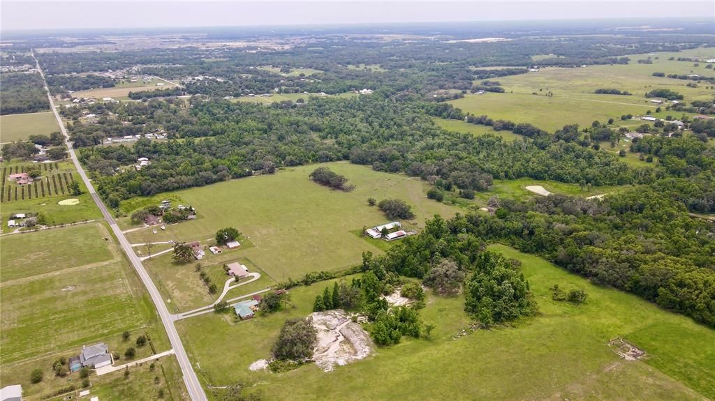 На продажу: $4,000,000 (115.90 acres)