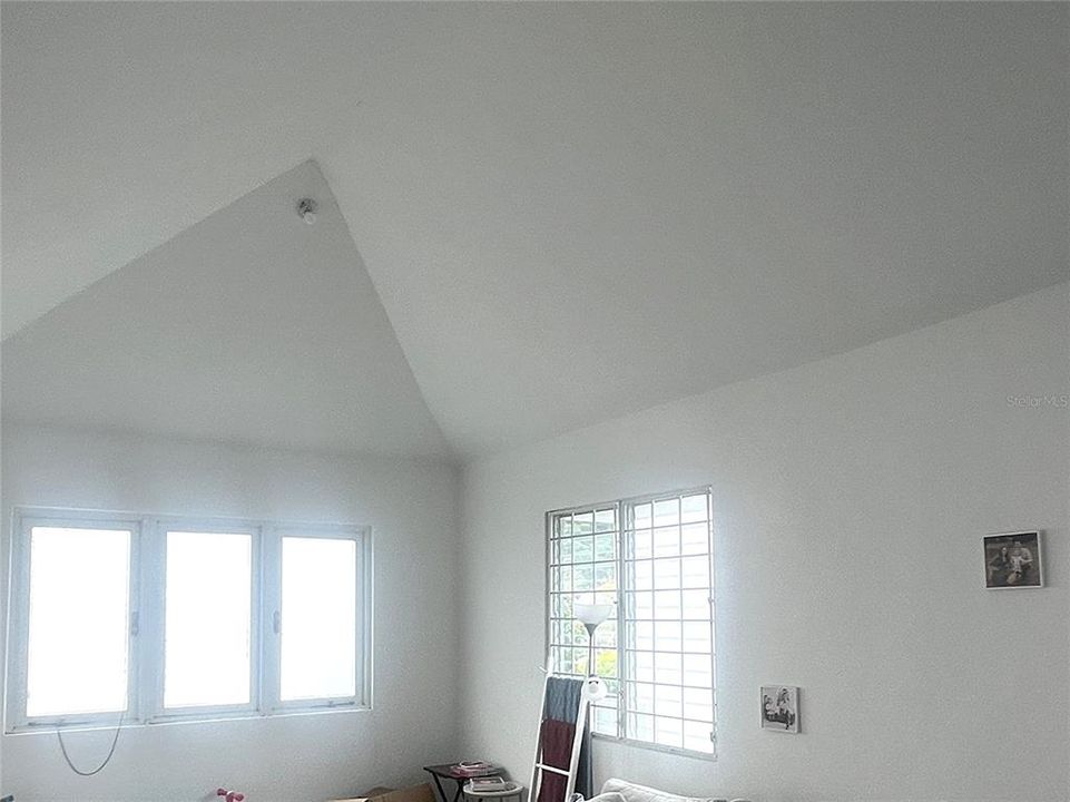 For Rent: $2,500 (3 beds, 2 baths, 1800 Square Feet)