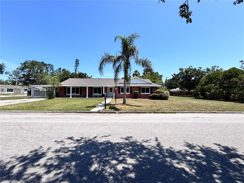 合同活跃: $499,000 (4 贝兹, 3 浴室, 3644 平方英尺)