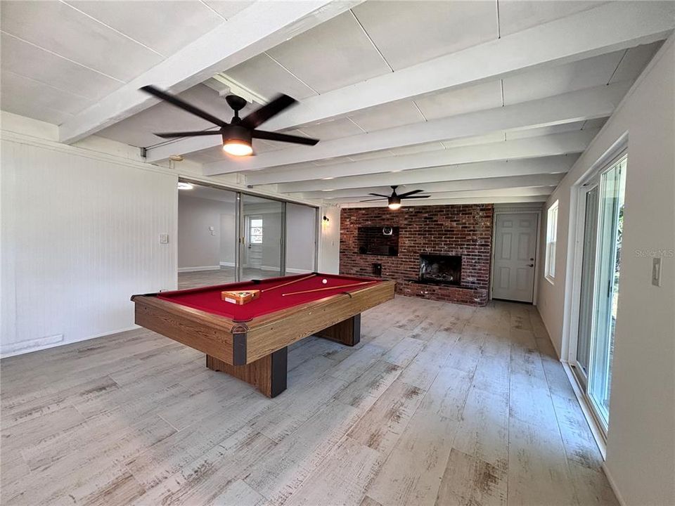 合同活跃: $499,000 (4 贝兹, 3 浴室, 3644 平方英尺)