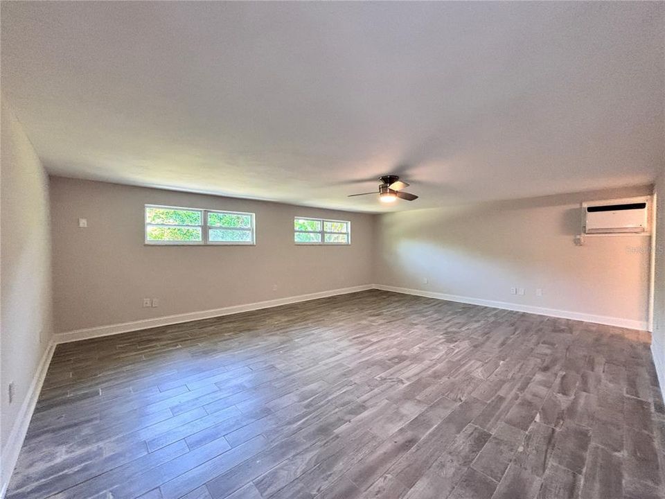 合同活跃: $499,000 (4 贝兹, 3 浴室, 3644 平方英尺)