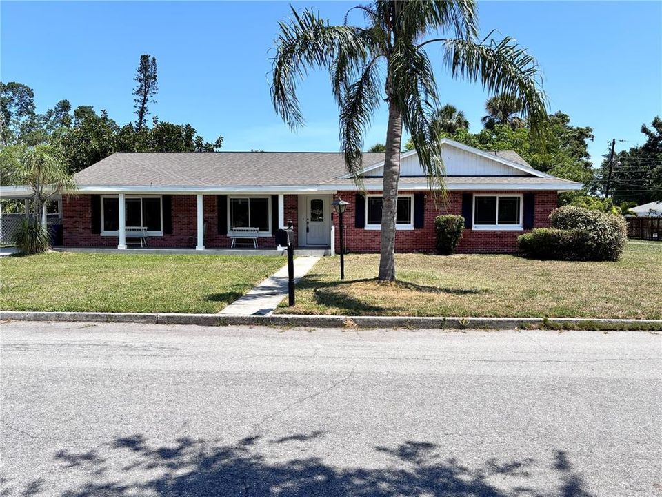 合同活跃: $499,000 (4 贝兹, 3 浴室, 3644 平方英尺)