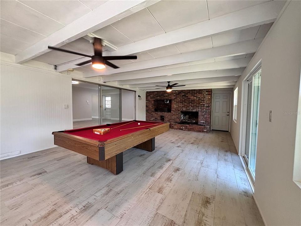 合同活跃: $499,000 (4 贝兹, 3 浴室, 3644 平方英尺)