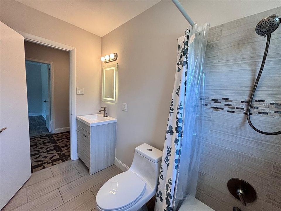 合同活跃: $499,000 (4 贝兹, 3 浴室, 3644 平方英尺)