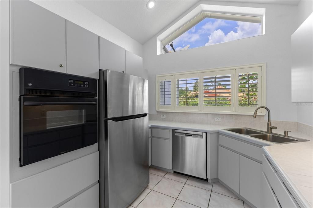 На продажу: $665,000 (3 спален, 3 ванн, 1737 Квадратных фут)