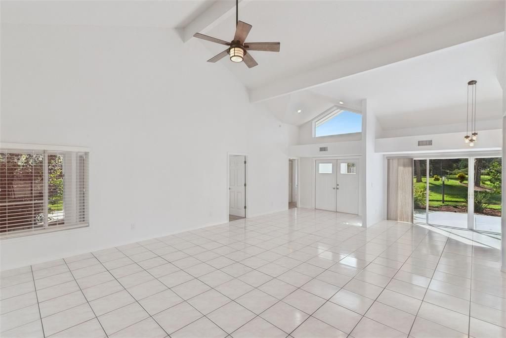 На продажу: $665,000 (3 спален, 3 ванн, 1737 Квадратных фут)