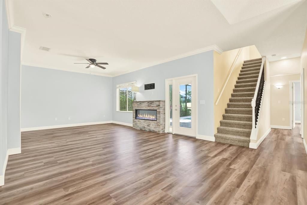 Activo con contrato: $699,000 (4 camas, 2 baños, 2540 Pies cuadrados)