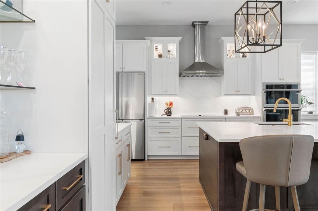 For Sale: $1,299,000 (3 beds, 2 baths, 2528 Square Feet)