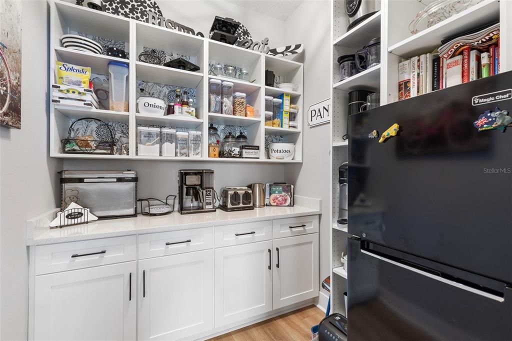 For Sale: $1,299,000 (3 beds, 2 baths, 2528 Square Feet)