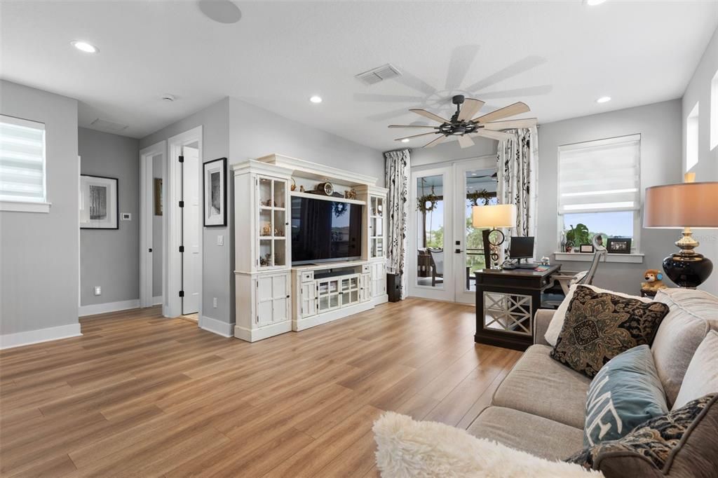 For Sale: $1,299,000 (3 beds, 2 baths, 2528 Square Feet)