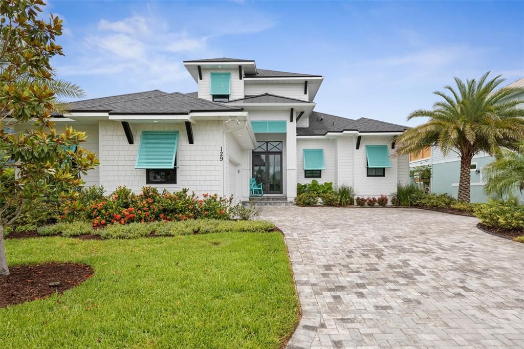 For Sale: $1,299,000 (3 beds, 2 baths, 2528 Square Feet)