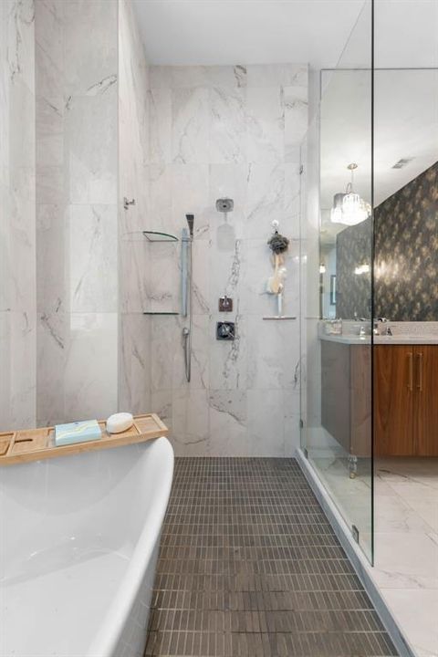 For Sale: $1,299,000 (3 beds, 2 baths, 2528 Square Feet)