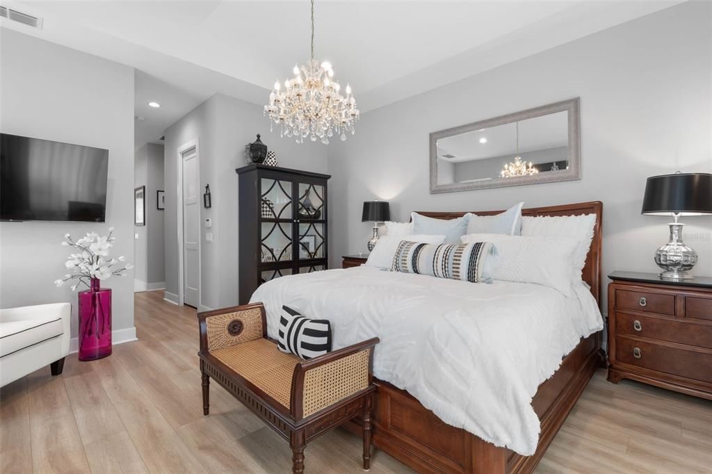 For Sale: $1,299,000 (3 beds, 2 baths, 2528 Square Feet)