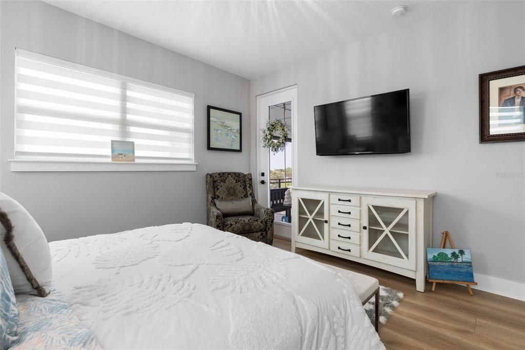 For Sale: $1,299,000 (3 beds, 2 baths, 2528 Square Feet)