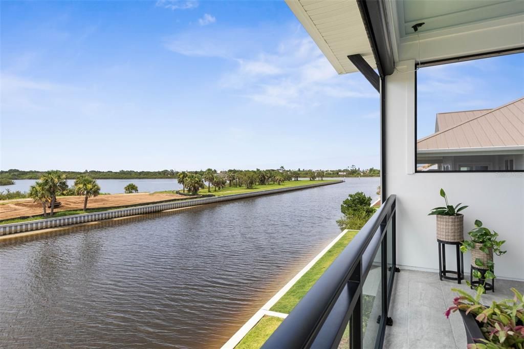 For Sale: $1,299,000 (3 beds, 2 baths, 2528 Square Feet)