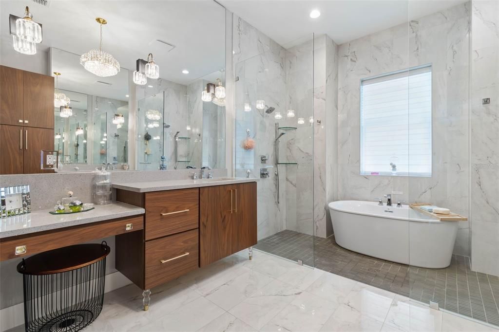 For Sale: $1,299,000 (3 beds, 2 baths, 2528 Square Feet)