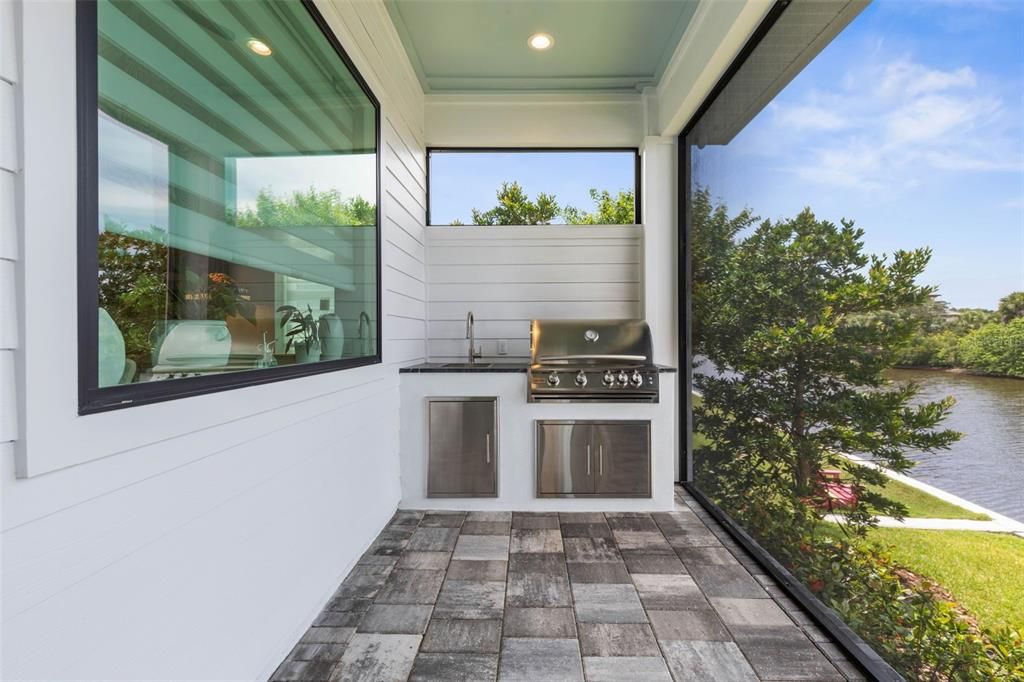 For Sale: $1,299,000 (3 beds, 2 baths, 2528 Square Feet)