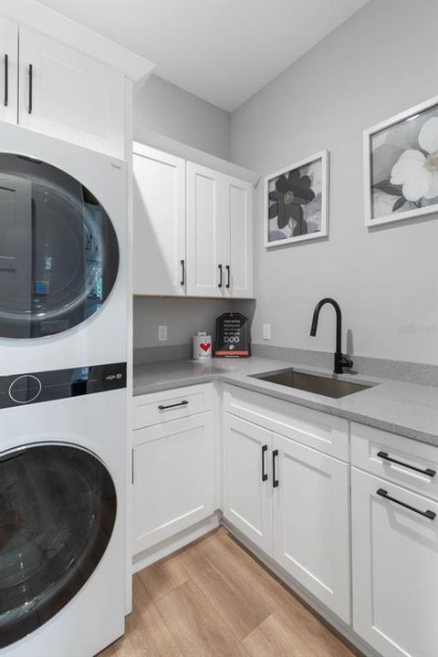 For Sale: $1,299,000 (3 beds, 2 baths, 2528 Square Feet)