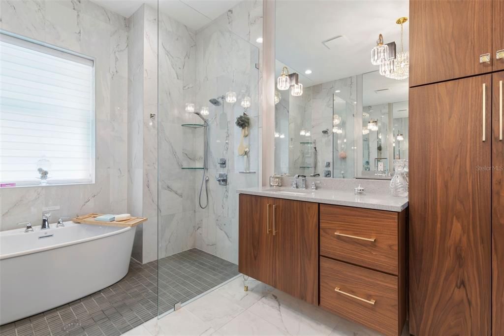 For Sale: $1,299,000 (3 beds, 2 baths, 2528 Square Feet)