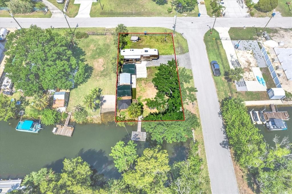 En Venta: $270,000 (0.14 acres)