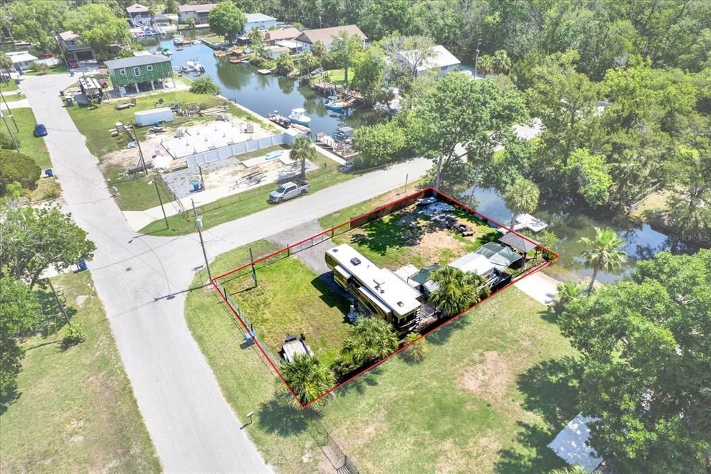 En Venta: $270,000 (0.14 acres)