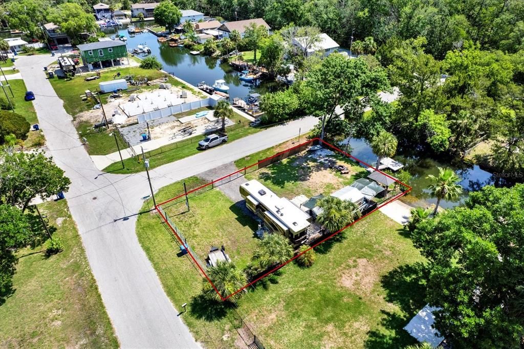 En Venta: $270,000 (0.14 acres)