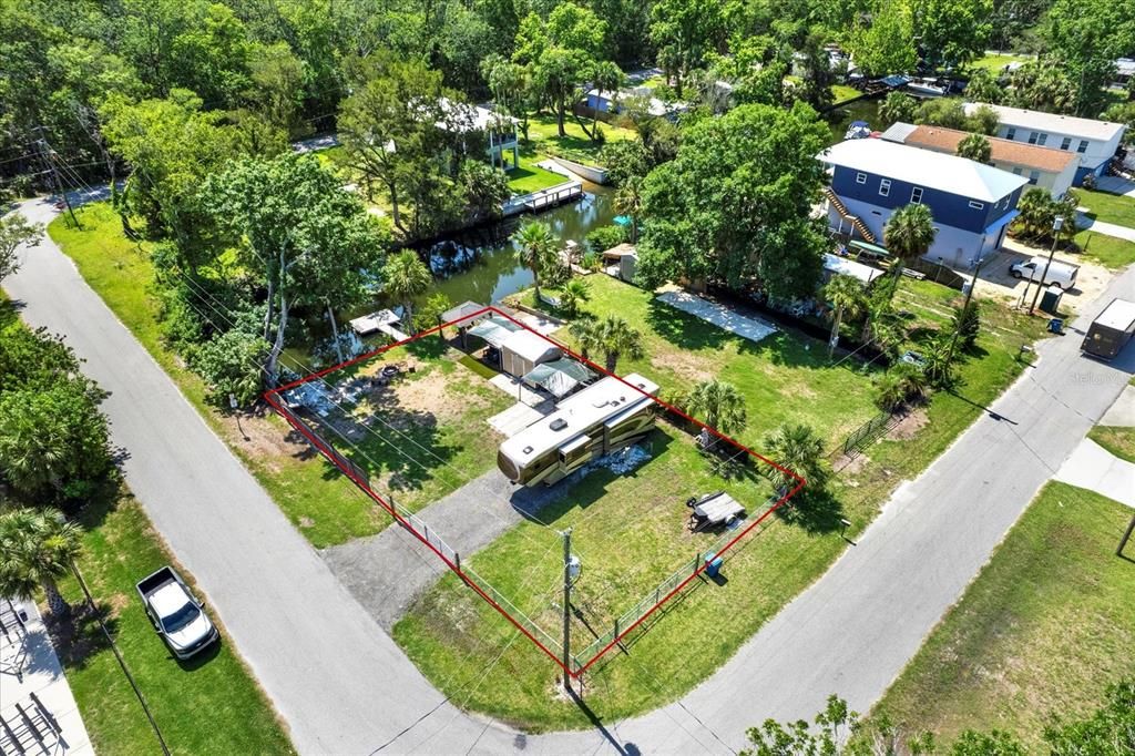 En Venta: $270,000 (0.14 acres)