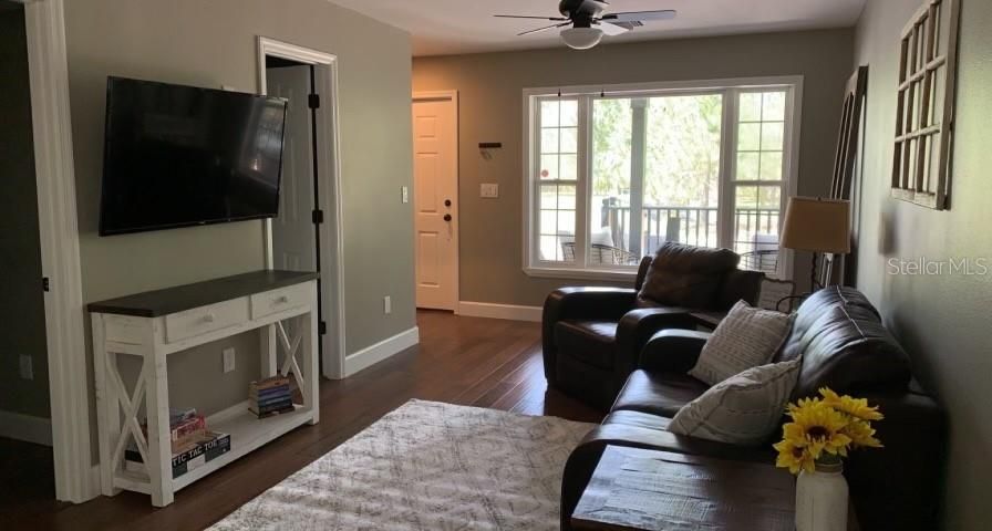 For Sale: $1,799,000 (2 beds, 2 baths, 1280 Square Feet)