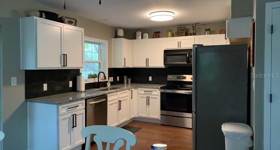 For Sale: $1,799,000 (2 beds, 2 baths, 1280 Square Feet)