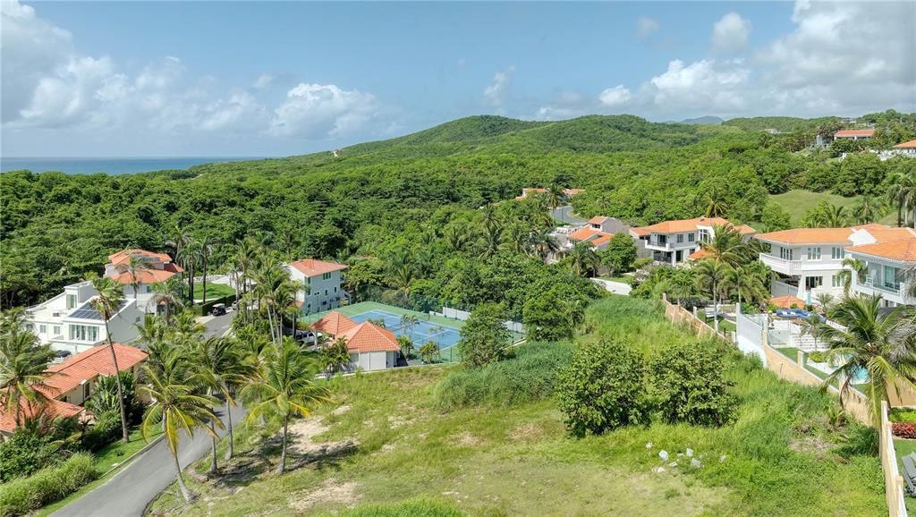 For Sale: $995,000 (0.28 acres)