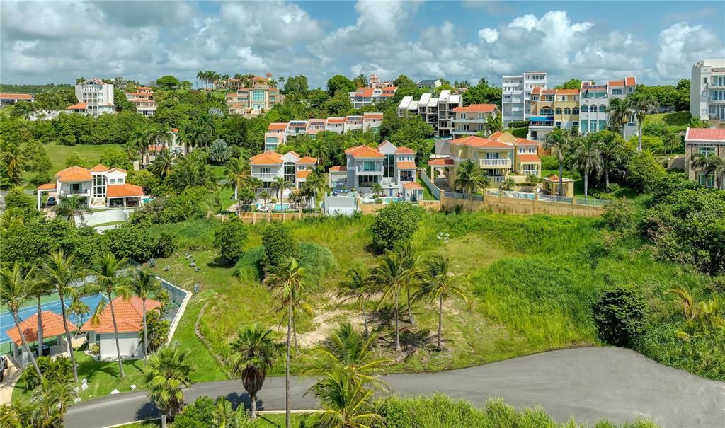 For Sale: $995,000 (0.28 acres)