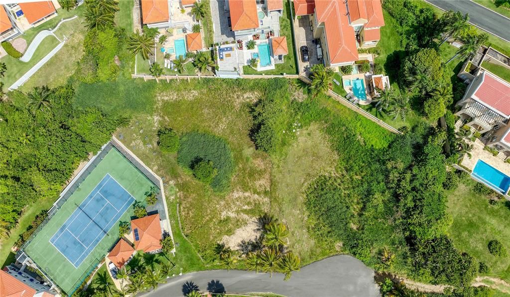 For Sale: $995,000 (0.28 acres)